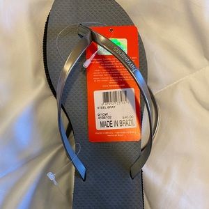 NWT - Women’s Havaiana’s Flip Flops - Size 9/10
